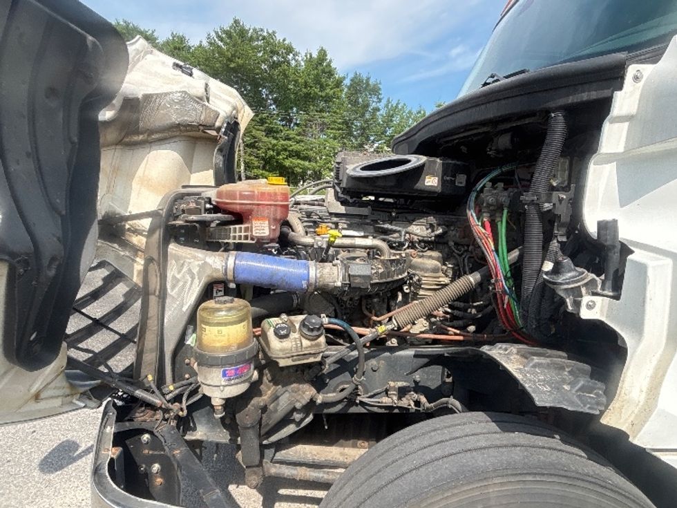Day Cab Tractor-Heavy Duty Tractors-Freightliner-2020-Cascadia 12564ST-Braintree-MA-561,805\n\t\tmiles-$ 33,750 - Image 16