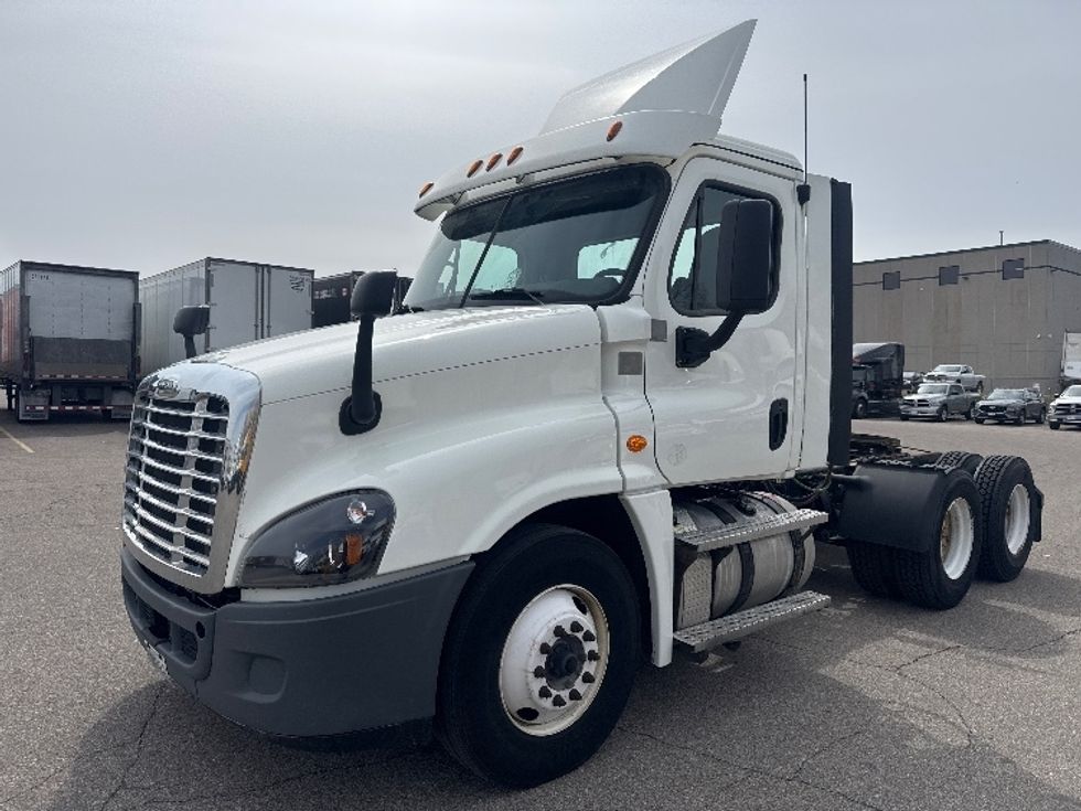 Day Cab Tractor-Heavy Duty Tractors-Freightliner-2020-Cascadia 12564ST-Brooklyn Park-MN-531,670\n\t\tmiles-$ 33,750 - Image 3