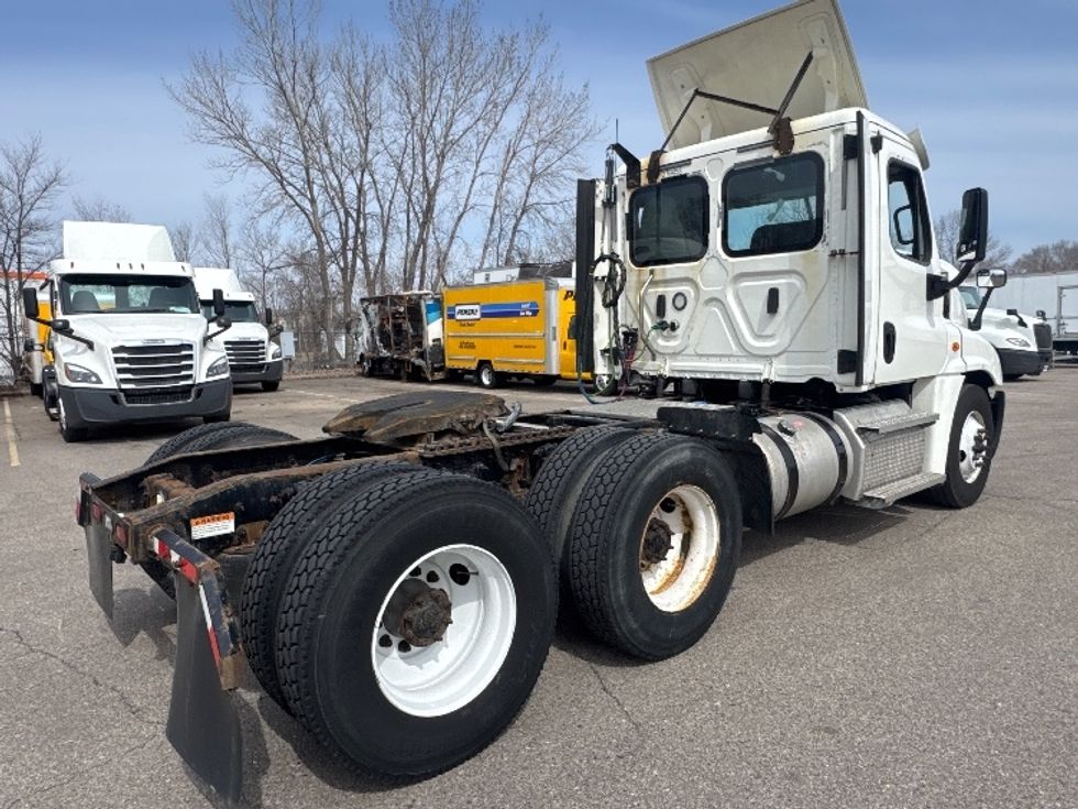Day Cab Tractor-Heavy Duty Tractors-Freightliner-2020-Cascadia 12564ST-Brooklyn Park-MN-531,670\n\t\tmiles-$ 33,750 - Image 5