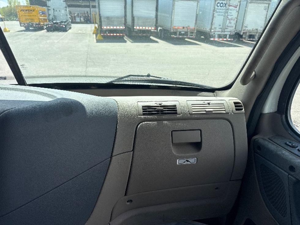 Day Cab Tractor-Heavy Duty Tractors-Freightliner-2020-Cascadia 12564ST-Brooklyn Park-MN-565,980\n\t\tmiles-$ 31,500 - Image 13