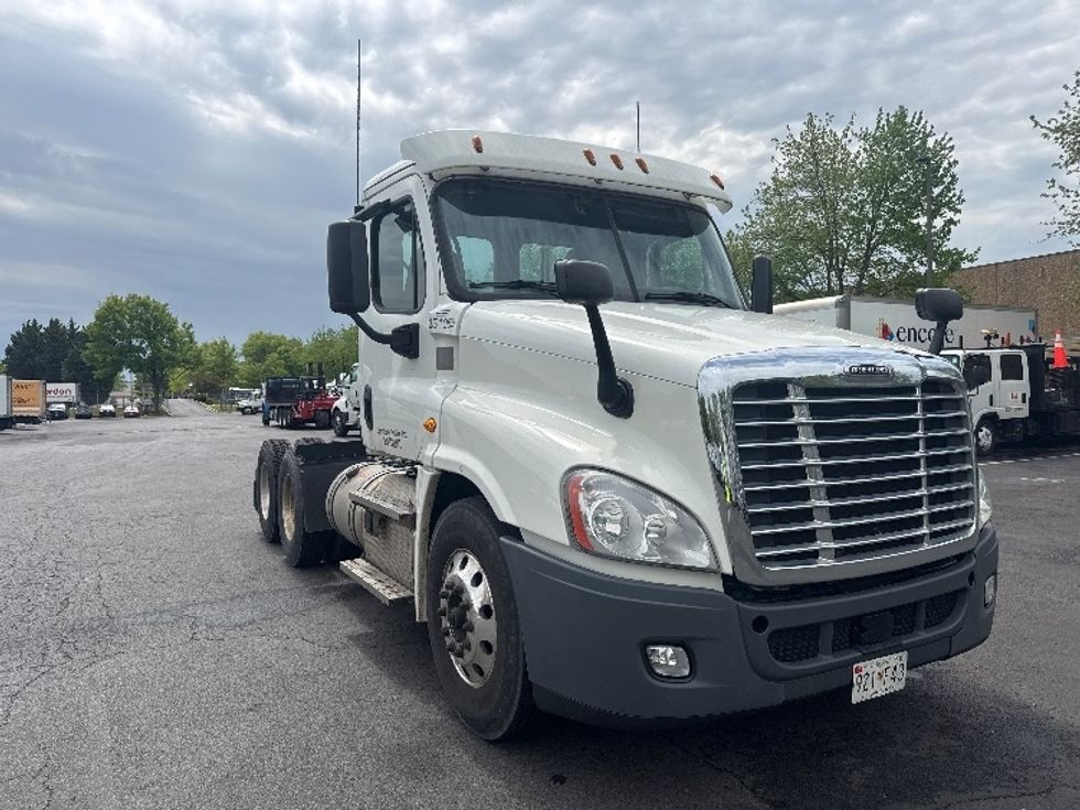 Day Cab Tractor-Heavy Duty Tractors-Freightliner-2020-Cascadia 12564ST-Capitol Heights-MD-125,730\n\t\tmiles-$ 58,000 - Image 1