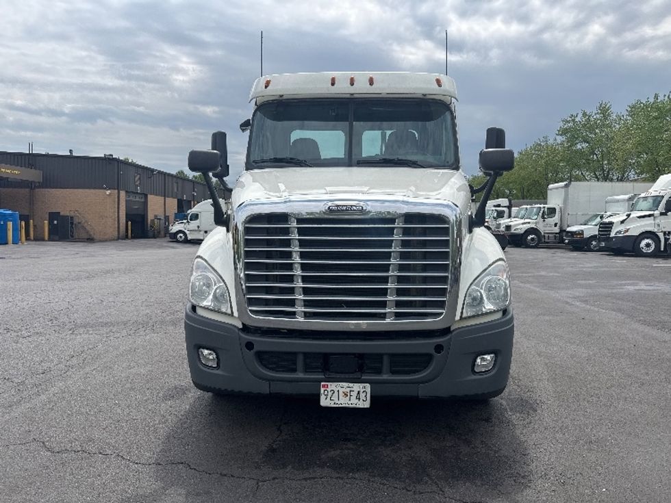 Day Cab Tractor-Heavy Duty Tractors-Freightliner-2020-Cascadia 12564ST-Capitol Heights-MD-125,730\n\t\tmiles-$ 58,000 - Image 2