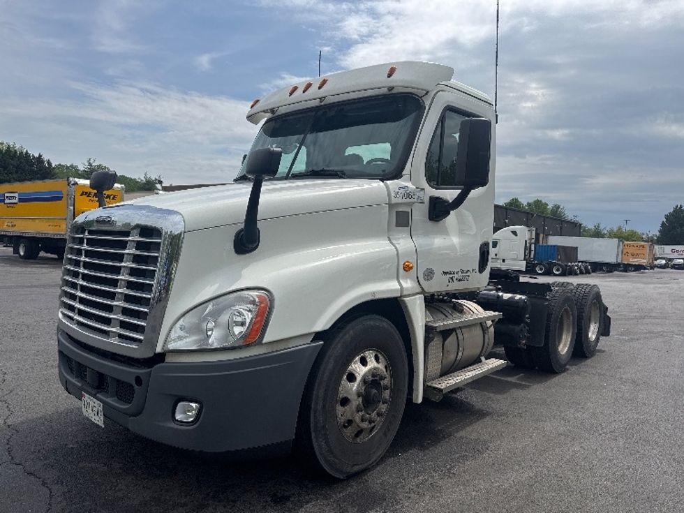Day Cab Tractor-Heavy Duty Tractors-Freightliner-2020-Cascadia 12564ST-Capitol Heights-MD-125,730\n\t\tmiles-$ 58,000 - Image 3