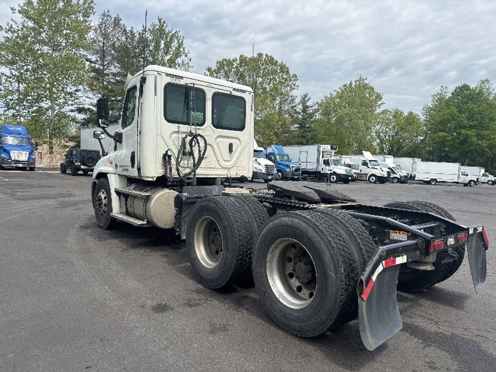 Day Cab Tractor-Heavy Duty Tractors-Freightliner-2020-Cascadia 12564ST-Capitol Heights-MD-125,730\n\t\tmiles-$ 58,000 - Image 5