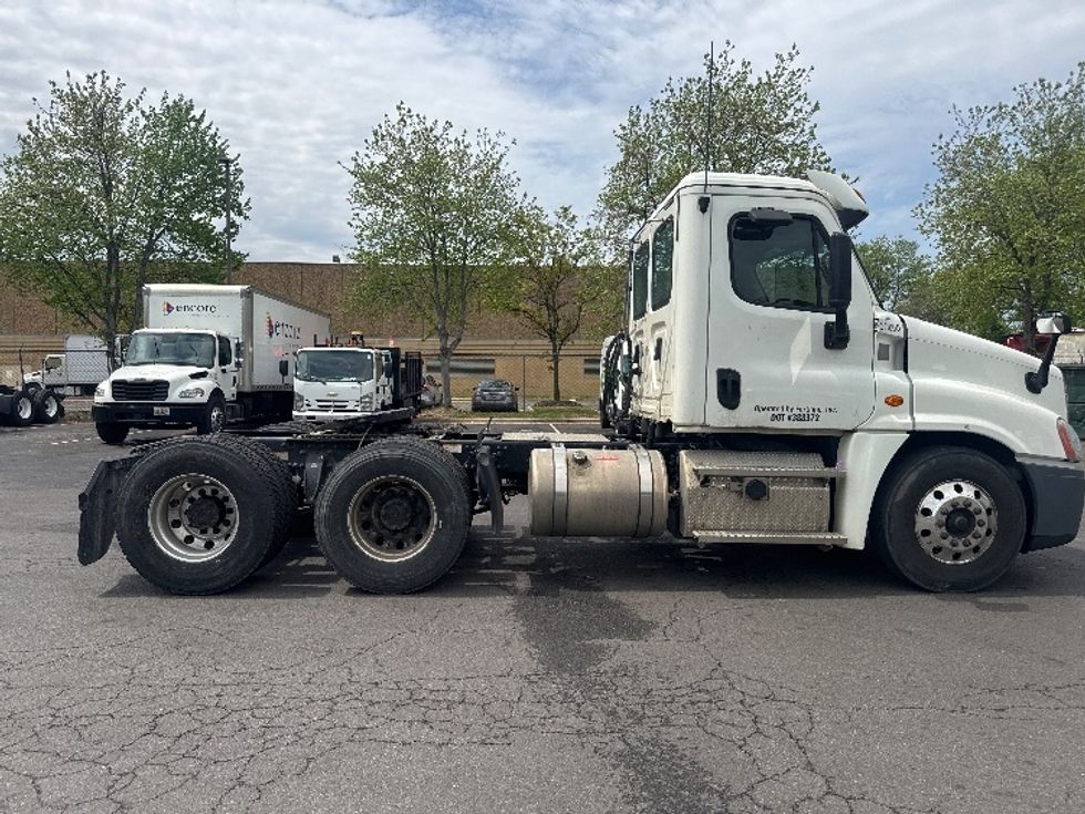 Day Cab Tractor-Heavy Duty Tractors-Freightliner-2020-Cascadia 12564ST-Capitol Heights-MD-125,730\n\t\tmiles-$ 58,000 - Image 8
