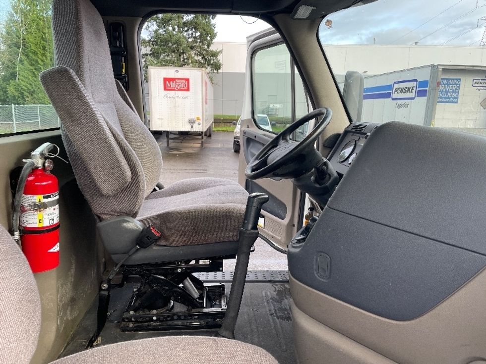 Day Cab Tractor-Heavy Duty Tractors-Freightliner-2020-Cascadia 12564ST-Clackamas-OR-177,098\n\t\tmiles-$ 55,500 - Image 13