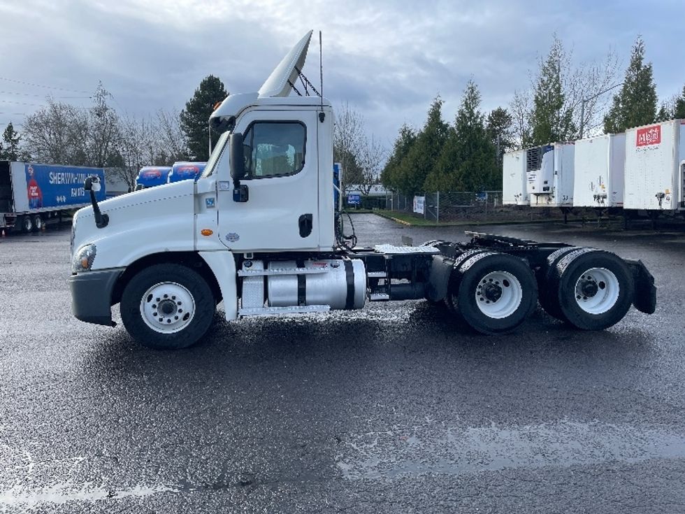Day Cab Tractor-Heavy Duty Tractors-Freightliner-2020-Cascadia 12564ST-Clackamas-OR-177,098\n\t\tmiles-$ 55,500 - Image 4