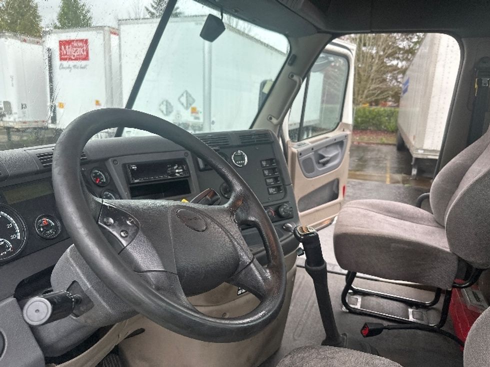 Day Cab Tractor-Heavy Duty Tractors-Freightliner-2020-Cascadia 12564ST-Clackamas-OR-371,795\n\t\tmiles-$ 43,000 - Image 10