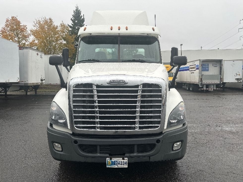 Day Cab Tractor-Heavy Duty Tractors-Freightliner-2020-Cascadia 12564ST-Clackamas-OR-371,795\n\t\tmiles-$ 43,000 - Image 2