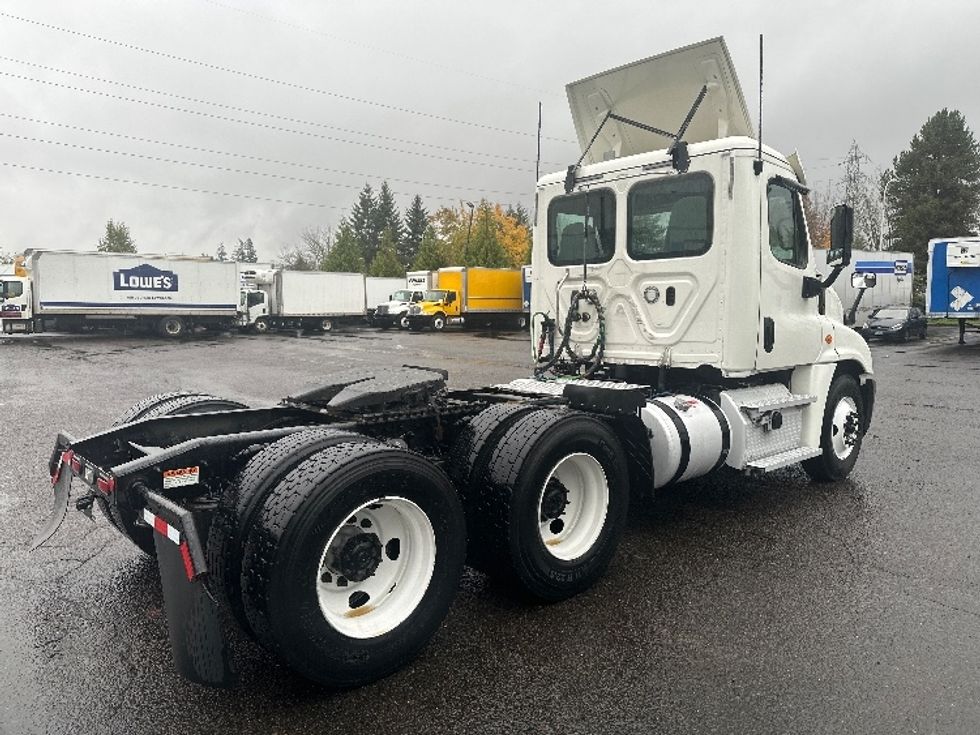 Day Cab Tractor-Heavy Duty Tractors-Freightliner-2020-Cascadia 12564ST-Clackamas-OR-371,795\n\t\tmiles-$ 43,000 - Image 7