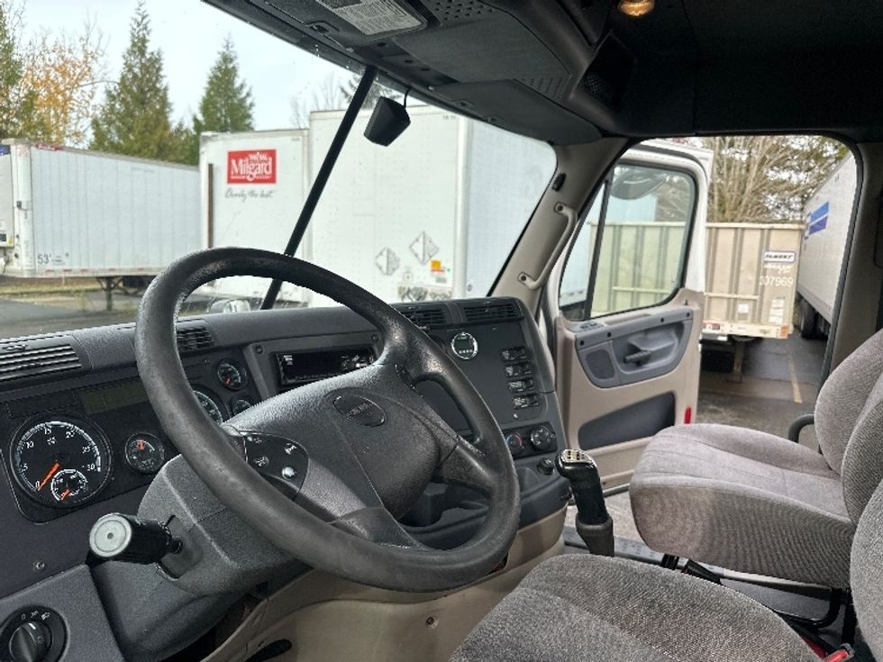 Day Cab Tractor-Heavy Duty Tractors-Freightliner-2020-Cascadia 12564ST-Clackamas-OR-469,866\n\t\tmiles-$ 37,000 - Image 10