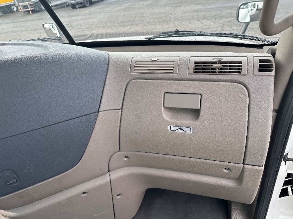 Day Cab Tractor-Heavy Duty Tractors-Freightliner-2020-Cascadia 12564ST-Clackamas-OR-469,866\n\t\tmiles-$ 37,000 - Image 13