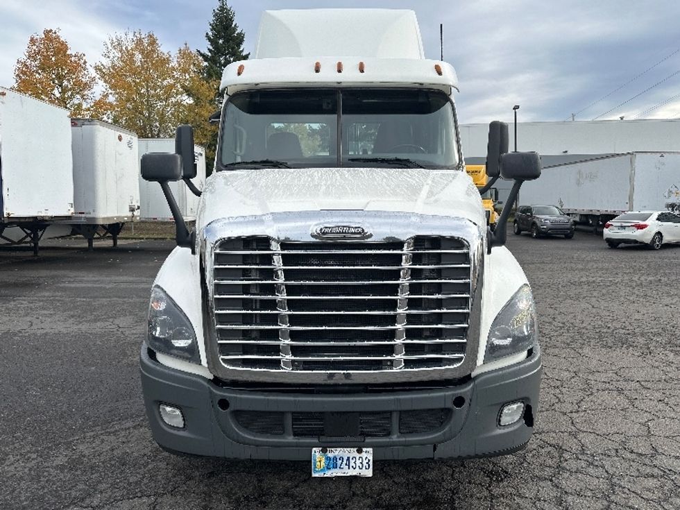 Day Cab Tractor-Heavy Duty Tractors-Freightliner-2020-Cascadia 12564ST-Clackamas-OR-469,866\n\t\tmiles-$ 37,000 - Image 2