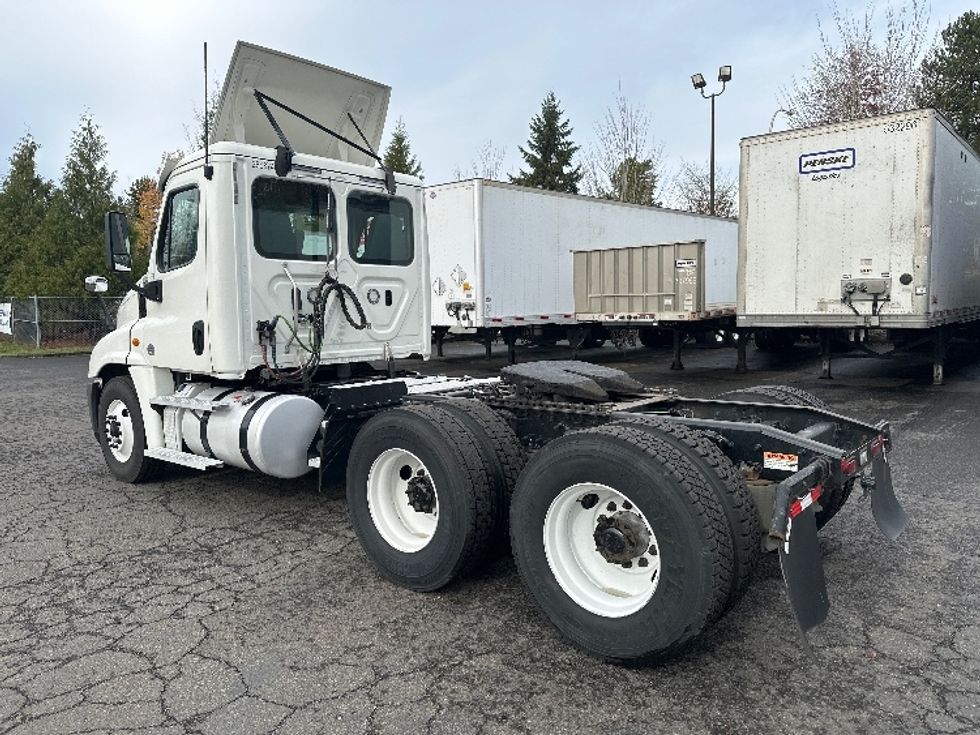 Day Cab Tractor-Heavy Duty Tractors-Freightliner-2020-Cascadia 12564ST-Clackamas-OR-469,866\n\t\tmiles-$ 37,000 - Image 5