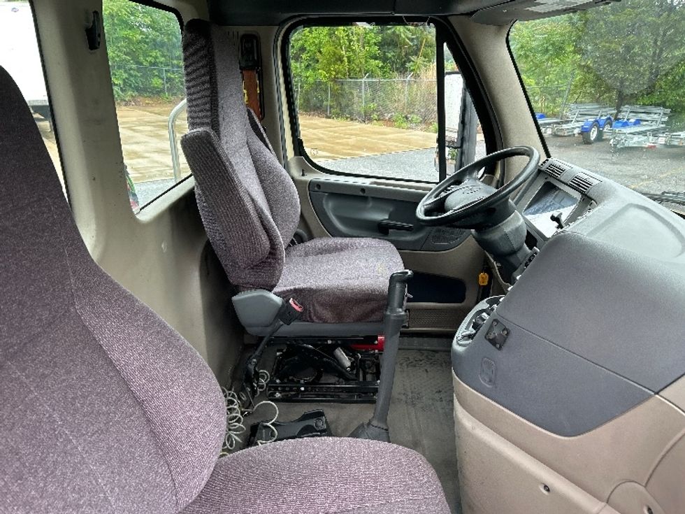 Day Cab Tractor-Heavy Duty Tractors-Freightliner-2020-Cascadia 12564ST-Cleveland-TN-372,418\n\t\tmiles-$ 42,500 - Image 14