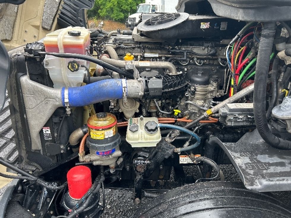 Day Cab Tractor-Heavy Duty Tractors-Freightliner-2020-Cascadia 12564ST-Cleveland-TN-372,418\n\t\tmiles-$ 42,500 - Image 16