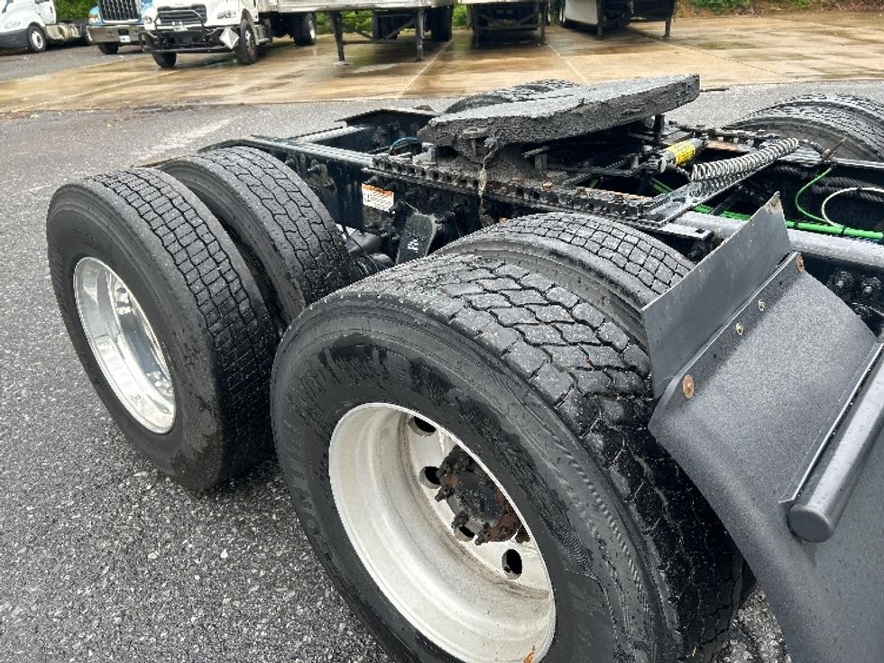 Day Cab Tractor-Heavy Duty Tractors-Freightliner-2020-Cascadia 12564ST-Cleveland-TN-372,418\n\t\tmiles-$ 42,500 - Image 17