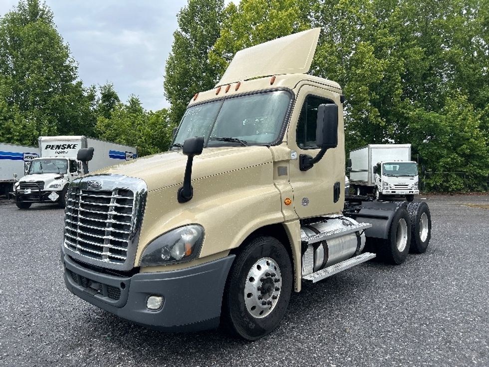 Day Cab Tractor-Heavy Duty Tractors-Freightliner-2020-Cascadia 12564ST-Cleveland-TN-372,418\n\t\tmiles-$ 42,500 - Image 3