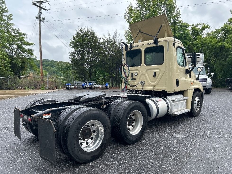 Day Cab Tractor-Heavy Duty Tractors-Freightliner-2020-Cascadia 12564ST-Cleveland-TN-372,418\n\t\tmiles-$ 42,500 - Image 7