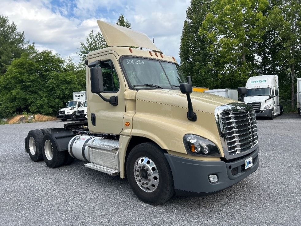 Day Cab Tractor-Heavy Duty Tractors-Freightliner-2020-Cascadia 12564ST-Cleveland-TN-418,662\n\t\tmiles-$ 40,000 - Image 1