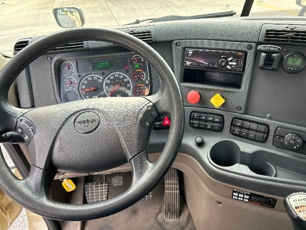 Day Cab Tractor-Heavy Duty Tractors-Freightliner-2020-Cascadia 12564ST-Cleveland-TN-418,662\n\t\tmiles-$ 40,000 - Image 11