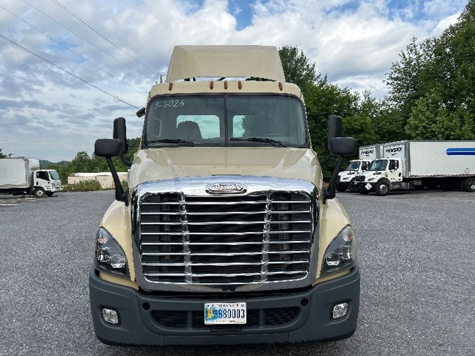 Day Cab Tractor-Heavy Duty Tractors-Freightliner-2020-Cascadia 12564ST-Cleveland-TN-418,662\n\t\tmiles-$ 40,000 - Image 2