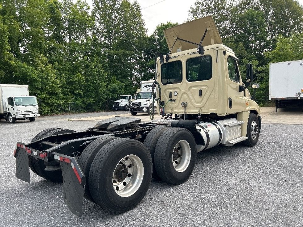 Day Cab Tractor-Heavy Duty Tractors-Freightliner-2020-Cascadia 12564ST-Cleveland-TN-418,662\n\t\tmiles-$ 40,000 - Image 7