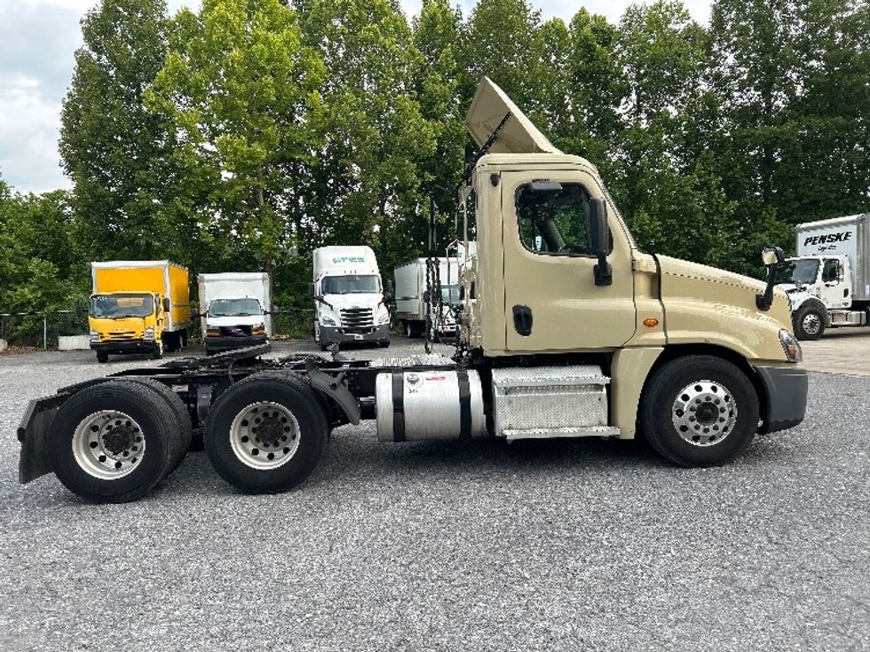 Day Cab Tractor-Heavy Duty Tractors-Freightliner-2020-Cascadia 12564ST-Cleveland-TN-418,662\n\t\tmiles-$ 40,000 - Image 8