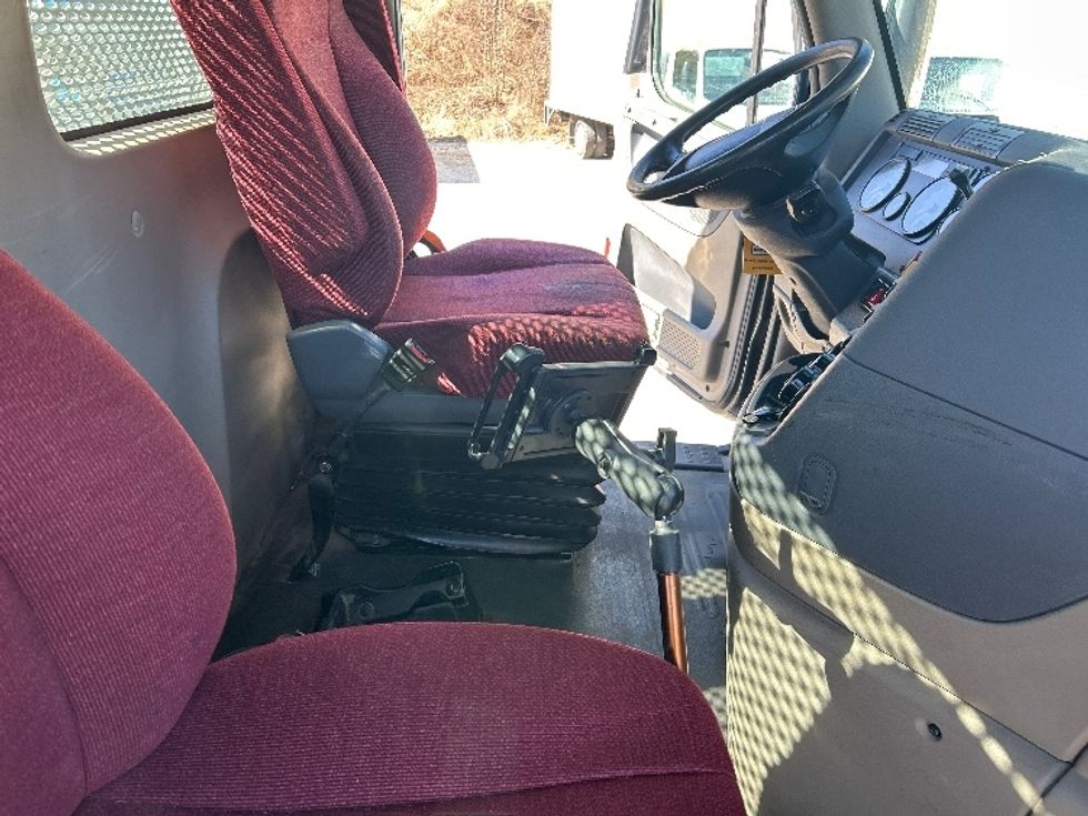 Day Cab Tractor-Heavy Duty Tractors-Freightliner-2020-Cascadia 12564ST-Cross Lanes-WV-390,599\n\t\tmiles-$ 54,000 - Image 14