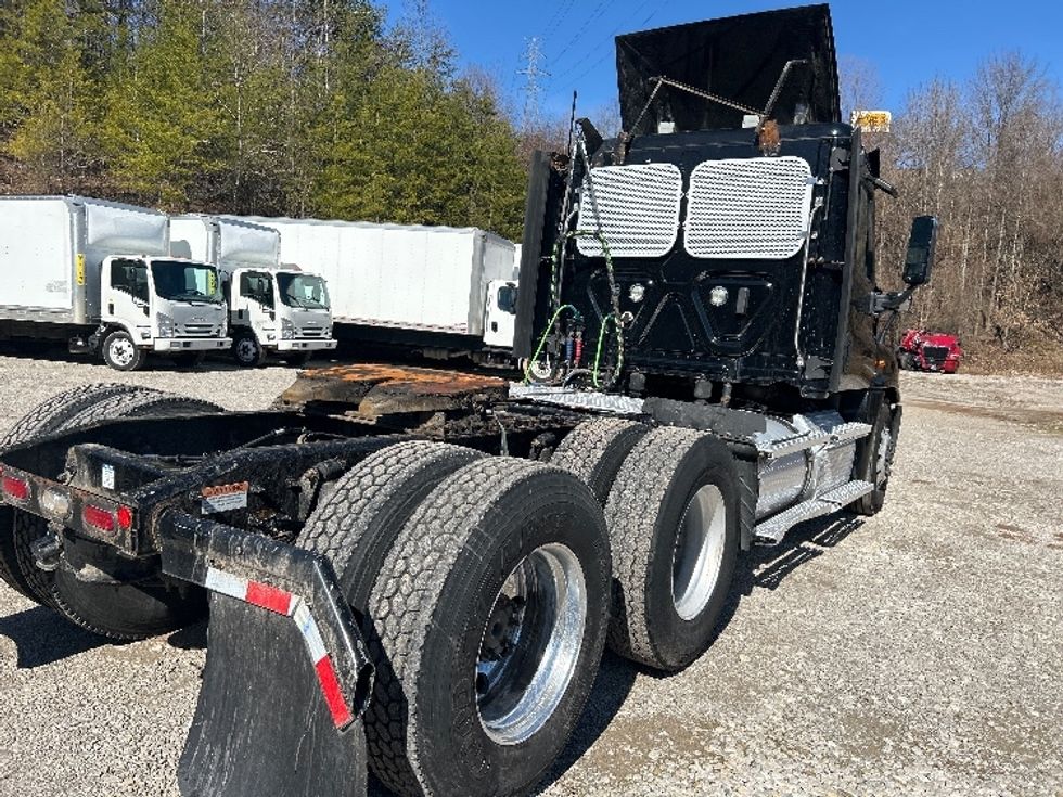 Day Cab Tractor-Heavy Duty Tractors-Freightliner-2020-Cascadia 12564ST-Cross Lanes-WV-390,599\n\t\tmiles-$ 54,000 - Image 7