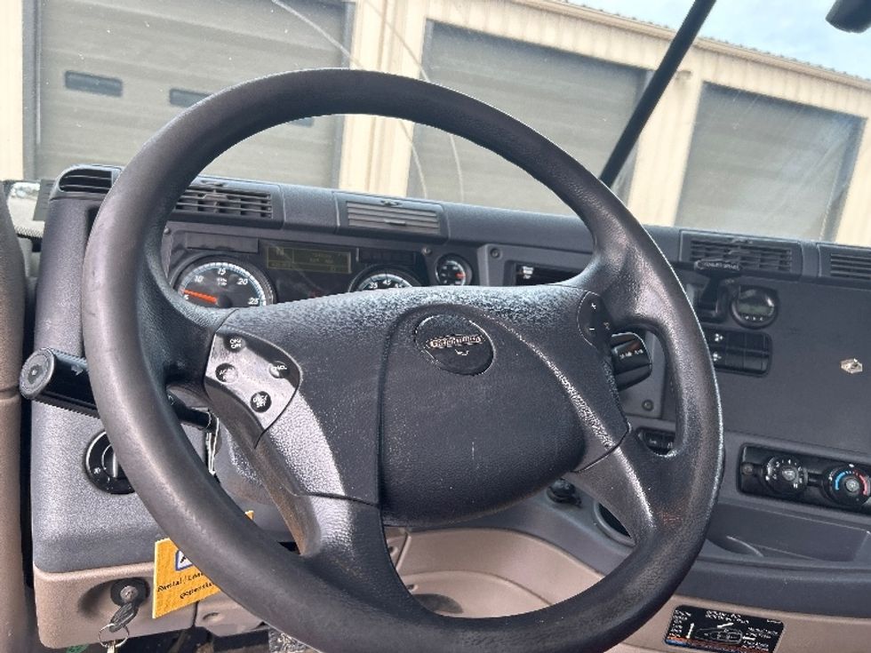 Day Cab Tractor-Heavy Duty Tractors-Freightliner-2020-Cascadia 12564ST-Cross Lanes-WV-405,555\n\t\tmiles-$ 53,250 - Image 11