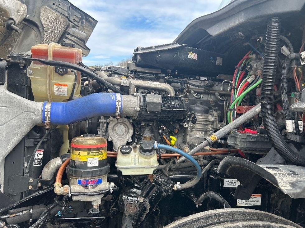 Day Cab Tractor-Heavy Duty Tractors-Freightliner-2020-Cascadia 12564ST-Cross Lanes-WV-405,555\n\t\tmiles-$ 53,250 - Image 16