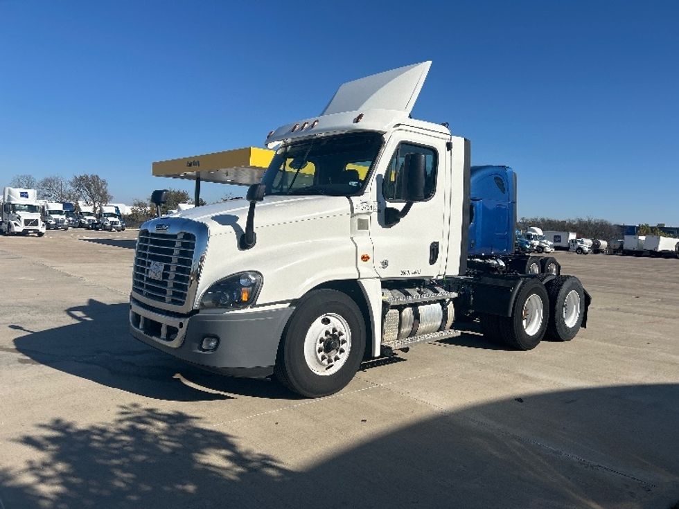 Day Cab Tractor-Heavy Duty Tractors-Freightliner-2020-Cascadia 12564ST-Dallas-TX-330,123\n\t\tmiles-$ 48,000 - Image 1