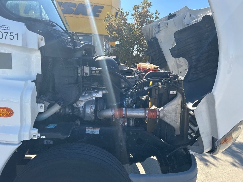 Day Cab Tractor-Heavy Duty Tractors-Freightliner-2020-Cascadia 12564ST-Dallas-TX-330,123\n\t\tmiles-$ 48,000 - Image 15