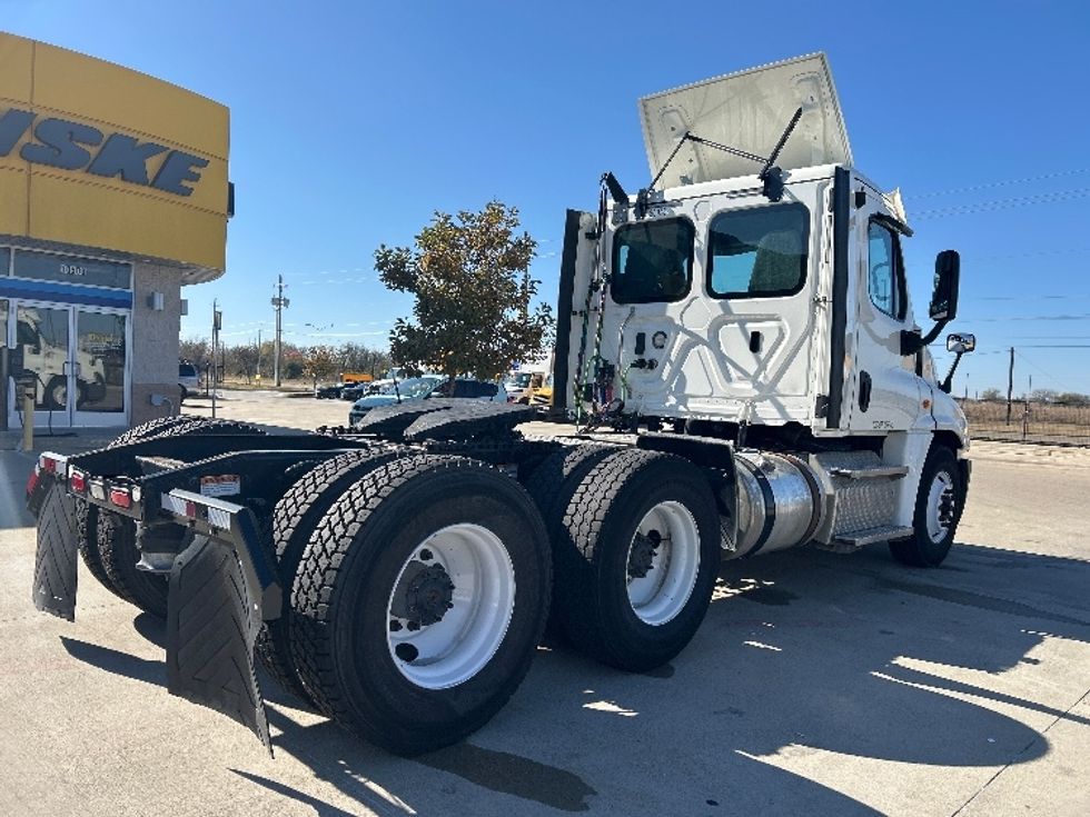 Day Cab Tractor-Heavy Duty Tractors-Freightliner-2020-Cascadia 12564ST-Dallas-TX-330,123\n\t\tmiles-$ 48,000 - Image 5