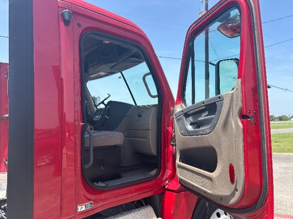 Day Cab Tractor-Heavy Duty Tractors-Freightliner-2020-Cascadia 12564ST-Dallas-TX-417,093\n\t\tmiles-$ 46,750 - Image 12