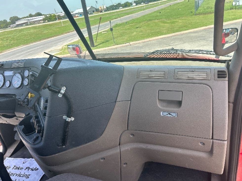 Day Cab Tractor-Heavy Duty Tractors-Freightliner-2020-Cascadia 12564ST-Dallas-TX-417,093\n\t\tmiles-$ 46,750 - Image 13