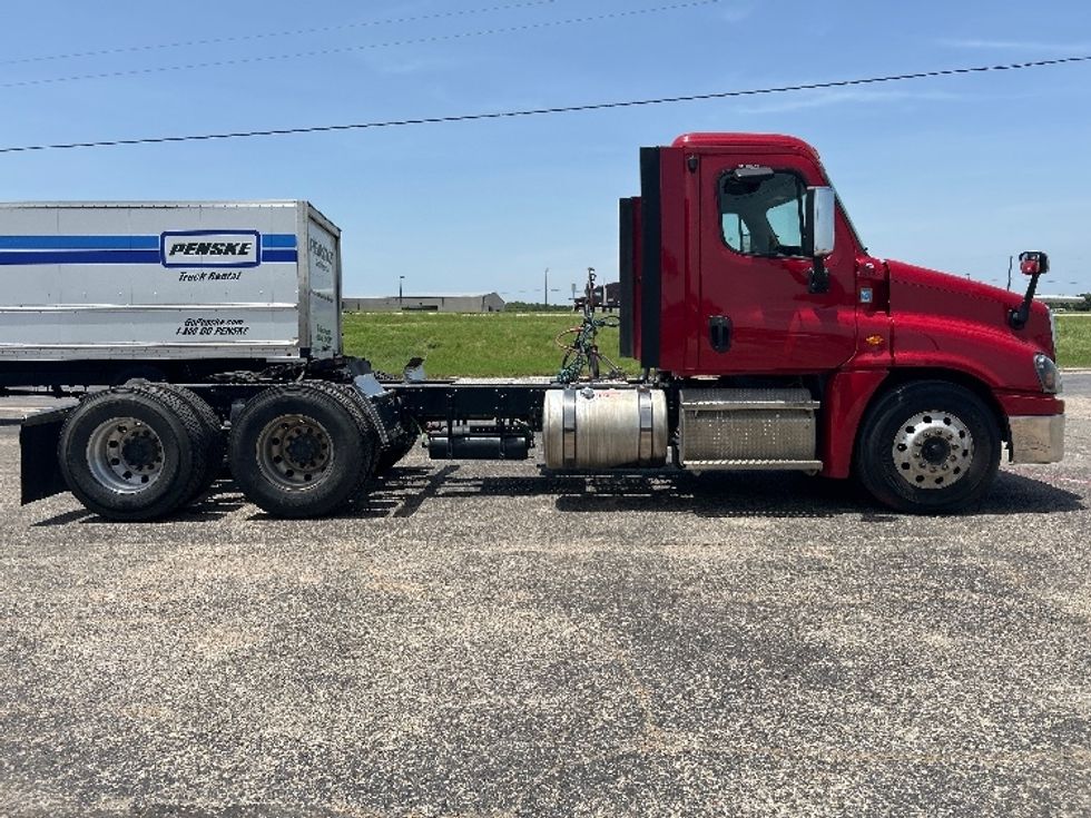 Day Cab Tractor-Heavy Duty Tractors-Freightliner-2020-Cascadia 12564ST-Dallas-TX-417,093\n\t\tmiles-$ 46,750 - Image 8