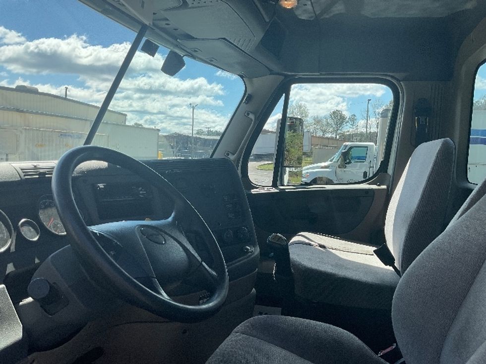 Day Cab Tractor-Heavy Duty Tractors-Freightliner-2020-Cascadia 12564ST-Dalton-GA-257,868\n\t\tmiles-$ 49,500 - Image 10