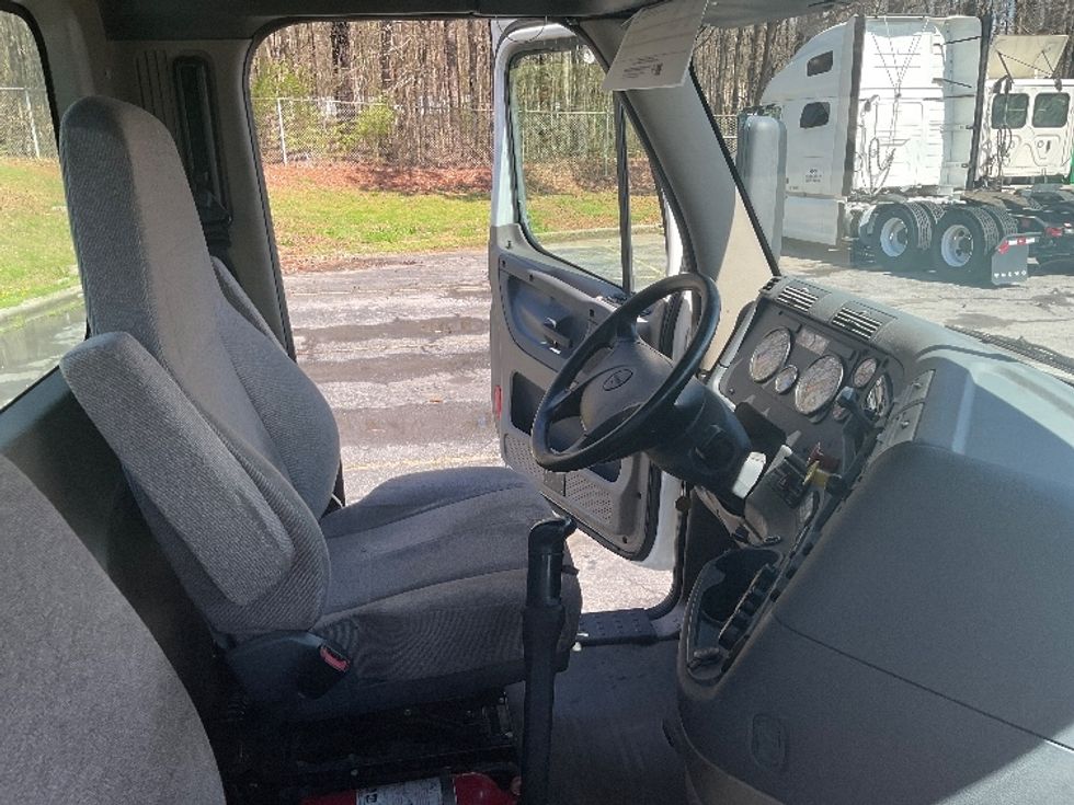 Day Cab Tractor-Heavy Duty Tractors-Freightliner-2020-Cascadia 12564ST-Dalton-GA-257,868\n\t\tmiles-$ 49,500 - Image 14