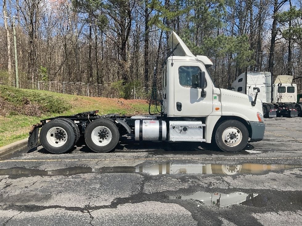 Day Cab Tractor-Heavy Duty Tractors-Freightliner-2020-Cascadia 12564ST-Dalton-GA-257,868\n\t\tmiles-$ 49,500 - Image 8