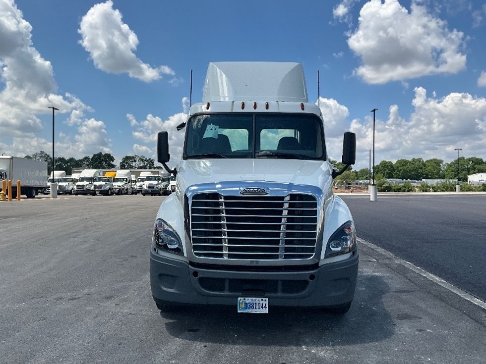 Day Cab Tractor-Heavy Duty Tractors-Freightliner-2020-Cascadia 12564ST-East Chicago-IN-356,400\n\t\tmiles-$ 62,500 - Image 2
