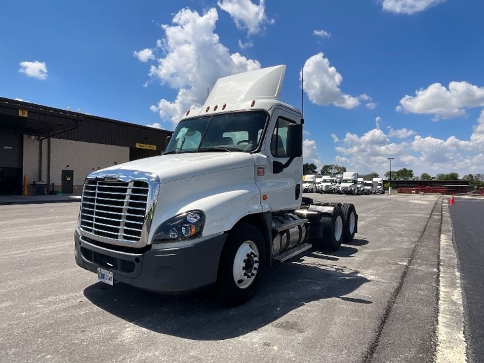 Day Cab Tractor-Heavy Duty Tractors-Freightliner-2020-Cascadia 12564ST-East Chicago-IN-356,400\n\t\tmiles-$ 62,500 - Image 3