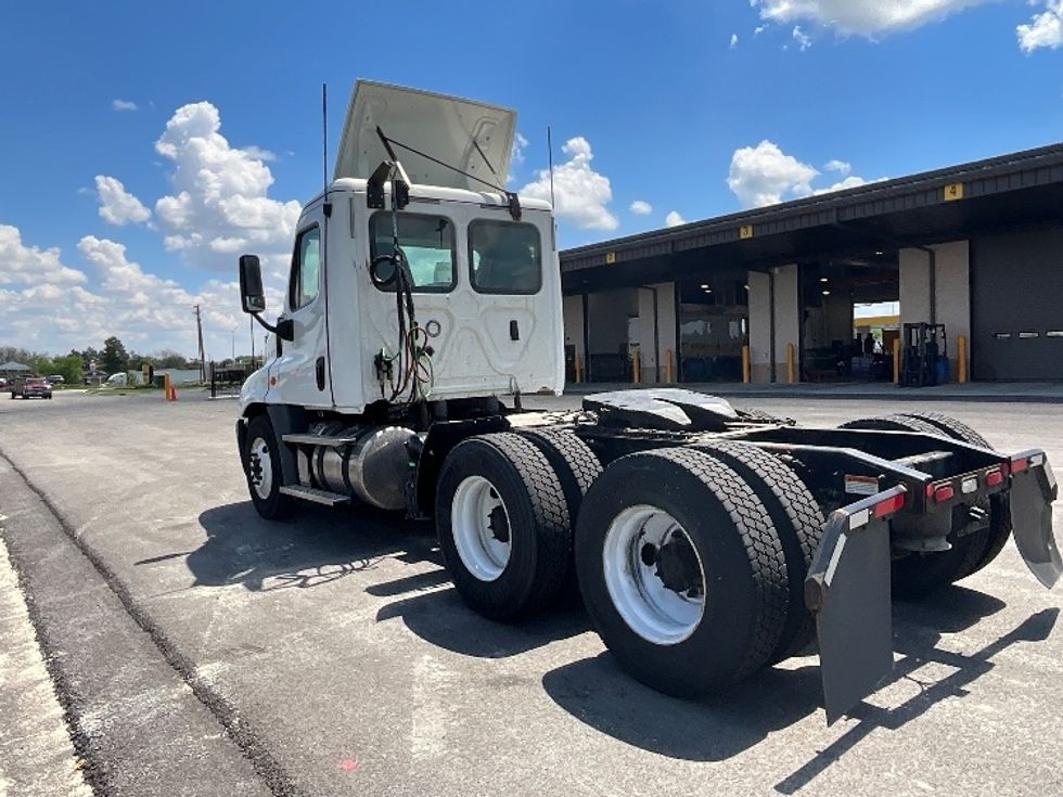 Day Cab Tractor-Heavy Duty Tractors-Freightliner-2020-Cascadia 12564ST-East Chicago-IN-356,400\n\t\tmiles-$ 62,500 - Image 5