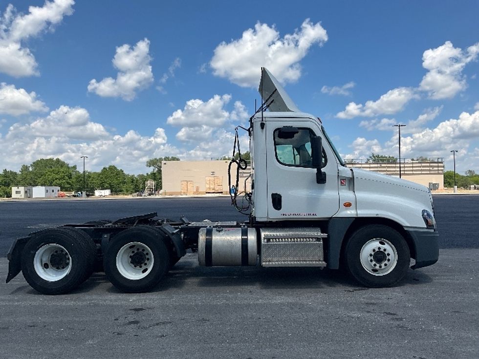 Day Cab Tractor-Heavy Duty Tractors-Freightliner-2020-Cascadia 12564ST-East Chicago-IN-356,400\n\t\tmiles-$ 62,500 - Image 8