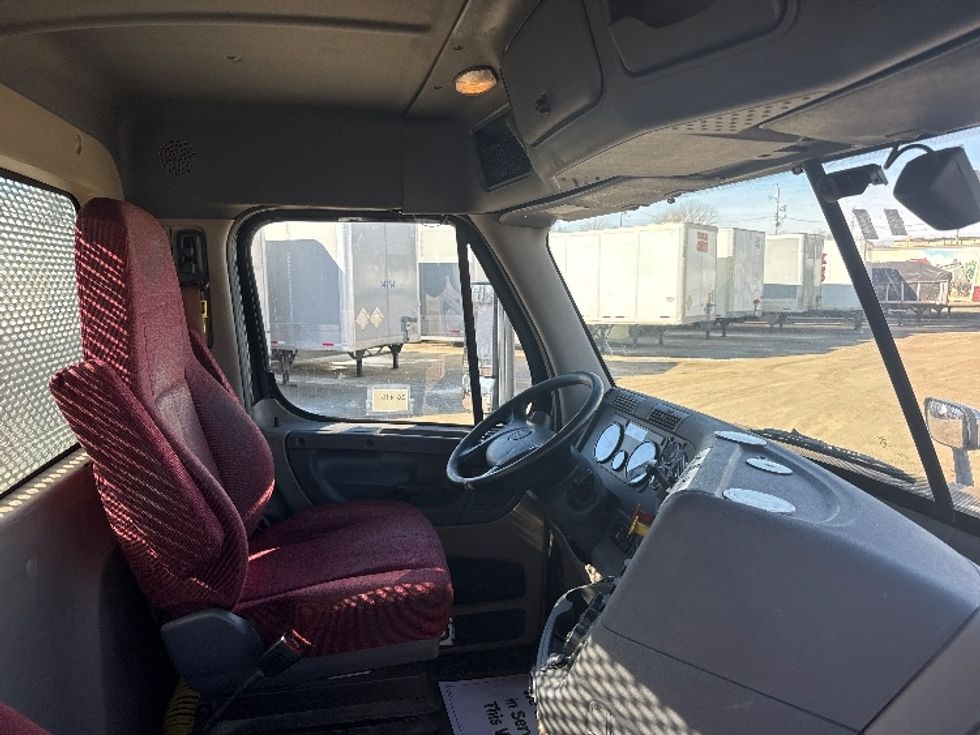 Day Cab Tractor-Heavy Duty Tractors-Freightliner-2020-Cascadia 12564ST-East Liberty-OH-404,352\n\t\tmiles-$ 53,250 - Image 14