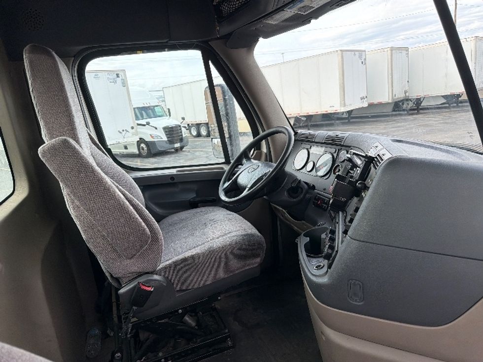 Day Cab Tractor-Heavy Duty Tractors-Freightliner-2020-Cascadia 12564ST-El Paso-TX-393,122\n\t\tmiles-$ 45,250 - Image 14