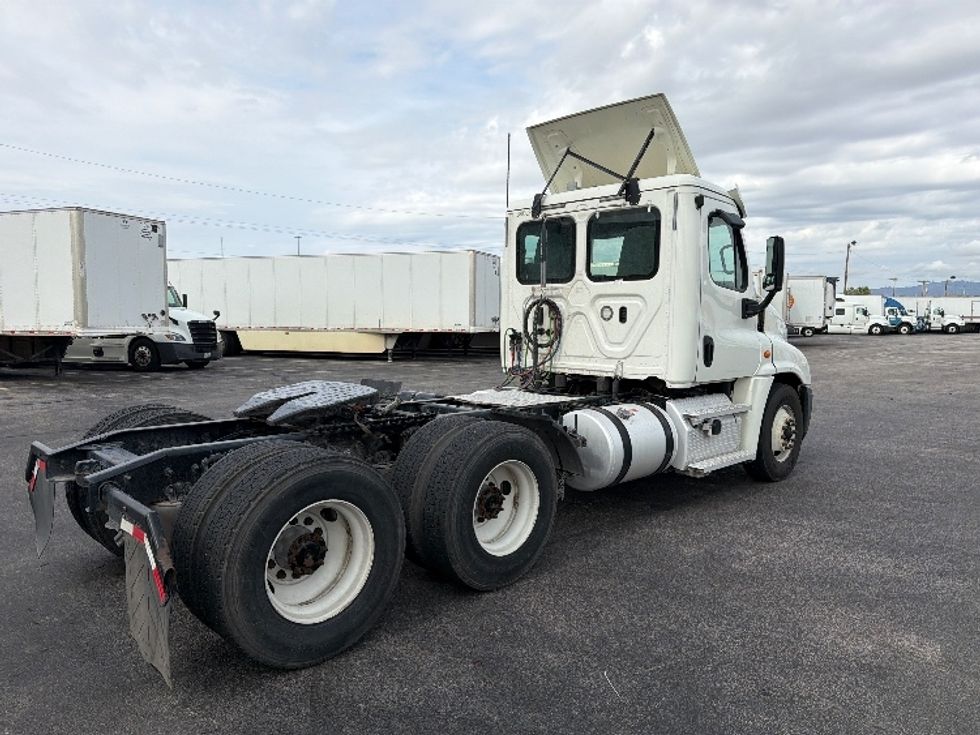 Day Cab Tractor-Heavy Duty Tractors-Freightliner-2020-Cascadia 12564ST-El Paso-TX-393,122\n\t\tmiles-$ 45,250 - Image 7