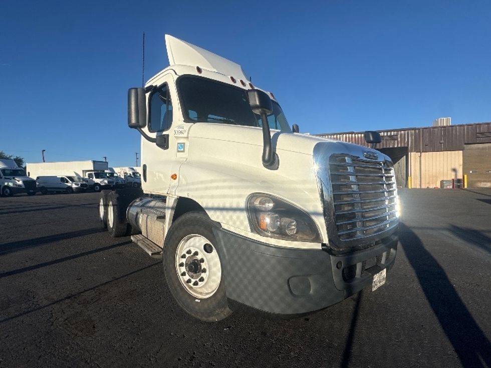 Day Cab Tractor-Heavy Duty Tractors-Freightliner-2020-Cascadia 12564ST-El Paso-TX-64,141\n\t\tmiles-$ 68,500 - Image 1