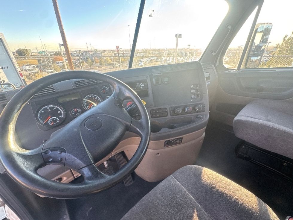 Day Cab Tractor-Heavy Duty Tractors-Freightliner-2020-Cascadia 12564ST-El Paso-TX-64,141\n\t\tmiles-$ 68,500 - Image 10